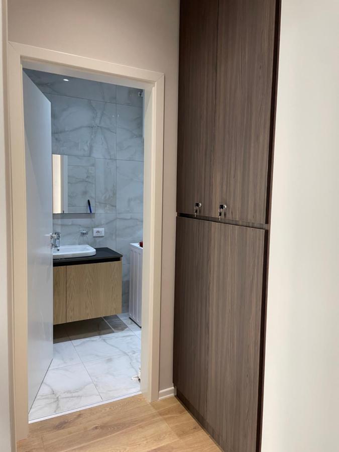 New Brilant Apartment Tirana Eksteriør billede